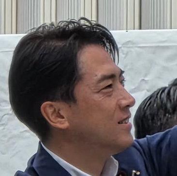 真横の小泉進次郎