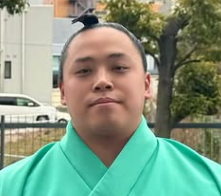 琴栄峰