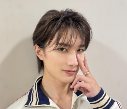 指輪をハメた山中柔太朗